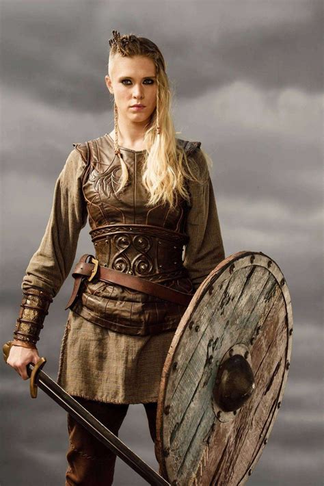 Comment porter un costume viking femme ?